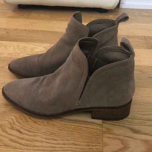 Dolce Vita Tessey Booties - Picture 8 of 14